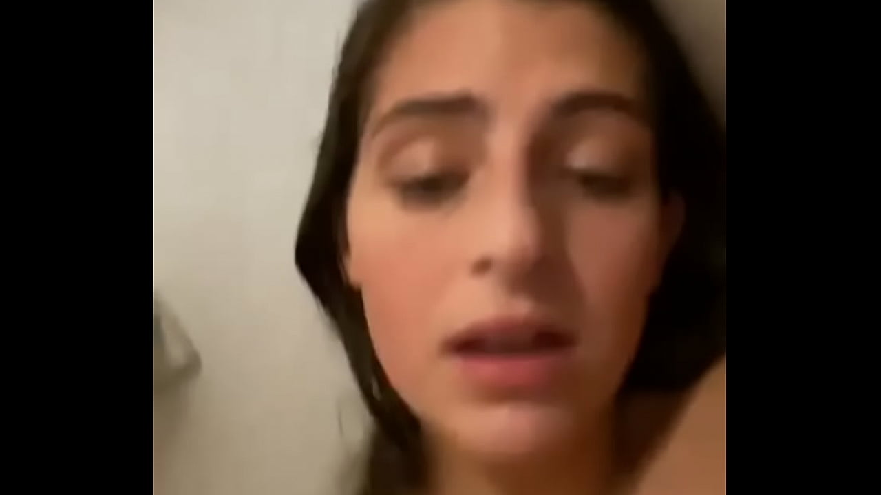 نیلی آنکھوں والی خوبصورت، مختصر گھریلو جنسی ویڈیوز، کا ایک انتخاب